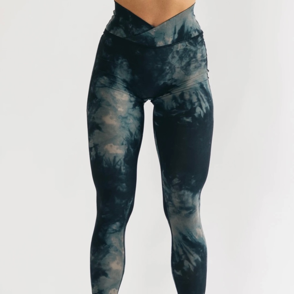Surface power leggings